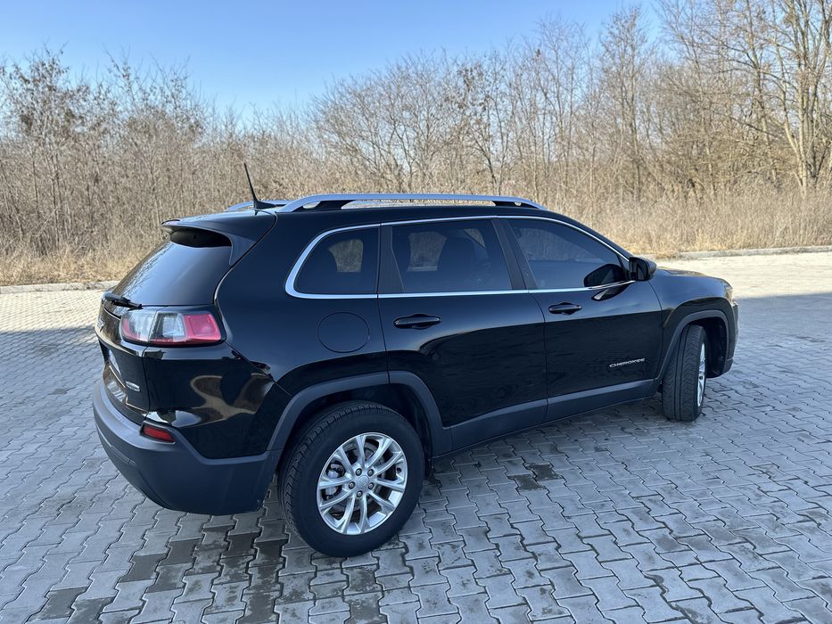 Джип Чироки 2.4 бензин