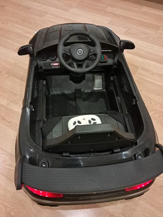 Mercedes-AMG GT Ride-on 12V - Preto - Excelente Estado - Portas Abrir + Luzes LED + rádio música