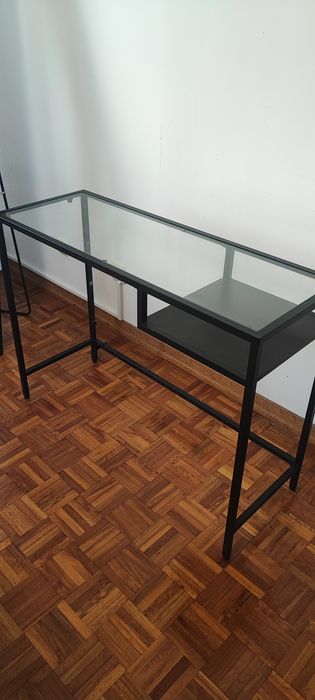 Secretária / Mesa Consola IKEA VITTSJÖ (Preto e Vidro)
