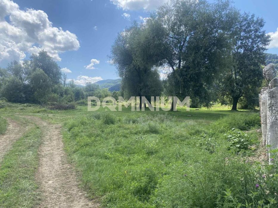 Продається земельна ділянка у м. Хуст