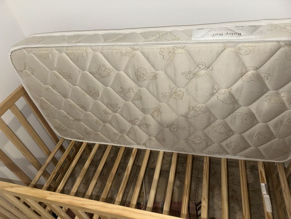 Vendo berço que nenem, 7 meses mais meu filho dormiu nem 5 vezes nele