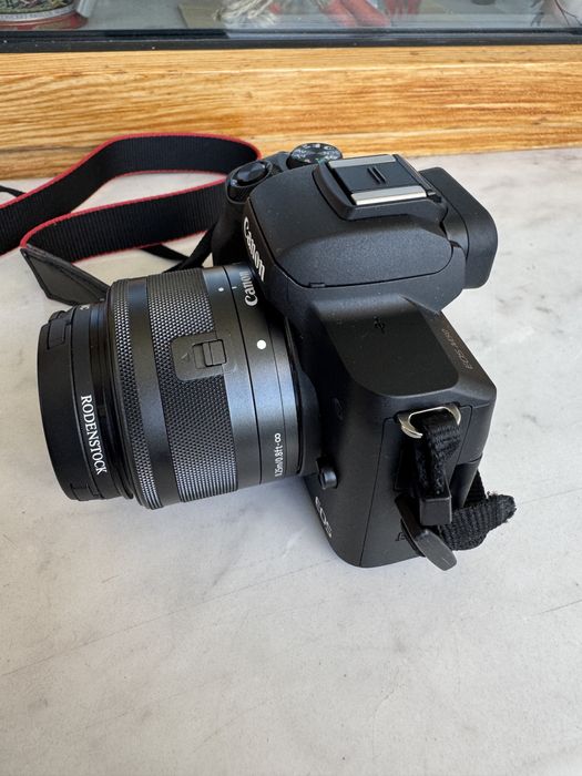 Фотоапарат Canon EOS M50 та аксесуари до нього
