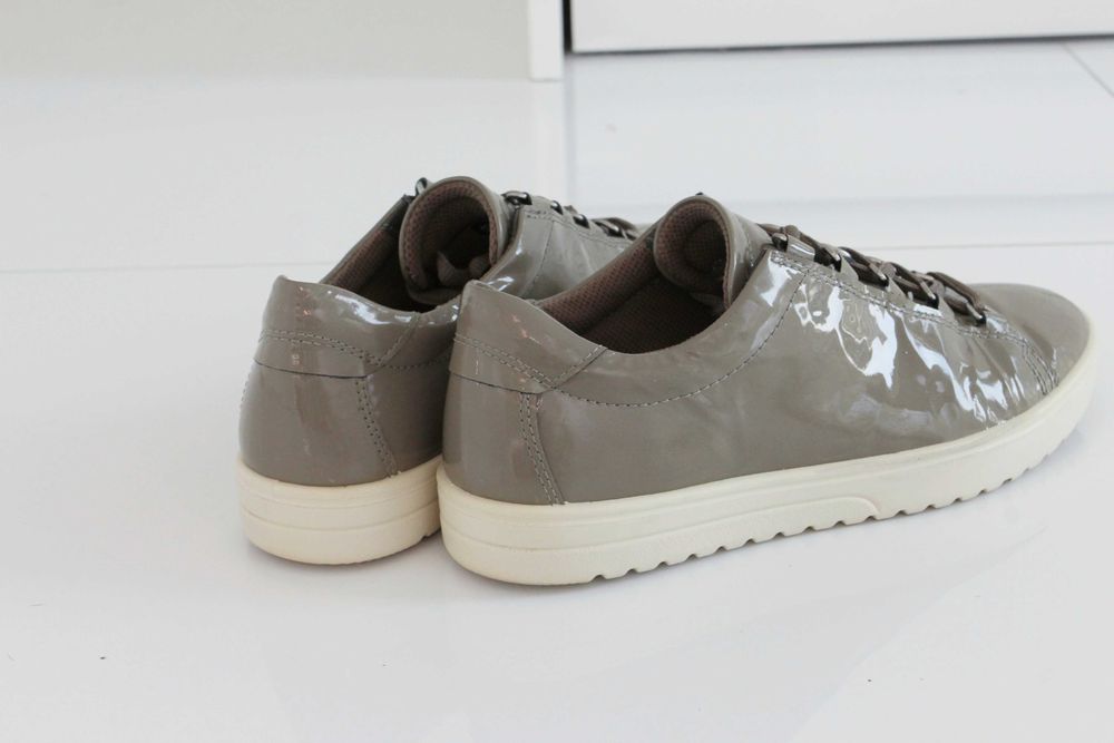 ECCO skóra bez wad  38