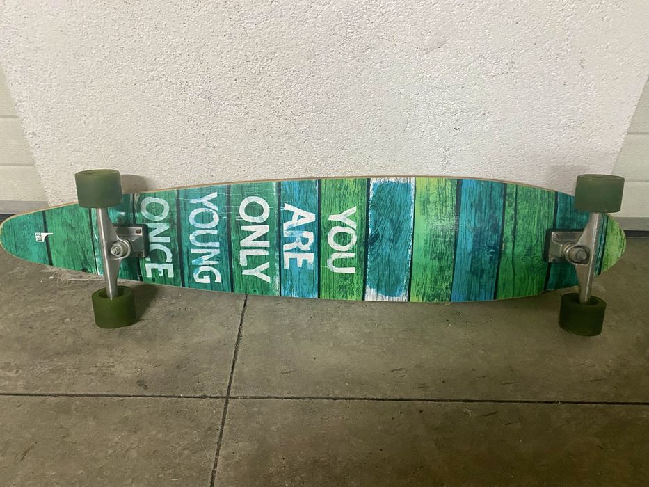 Longboard Lobu.