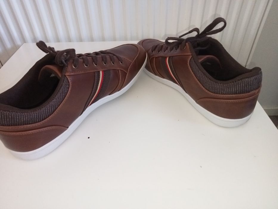Buty męskie sportowe firmy SOVIET jak nowe.