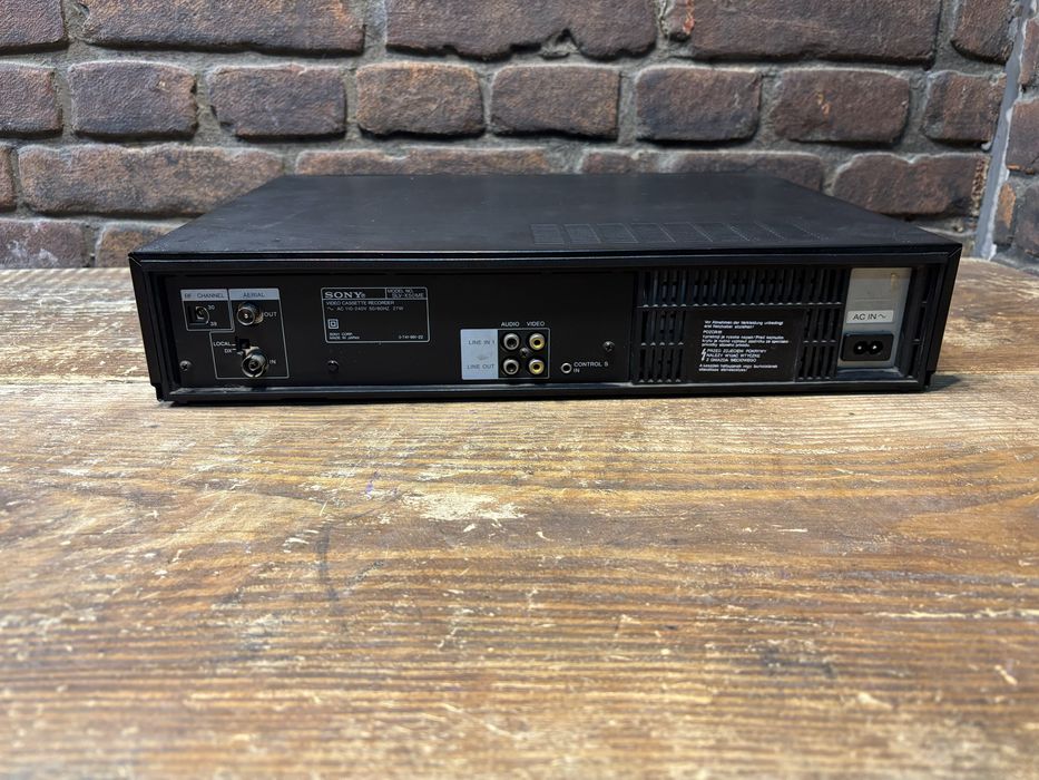 Magnetowid Sony SLV X 50 ME + pilot. Uszkodzony