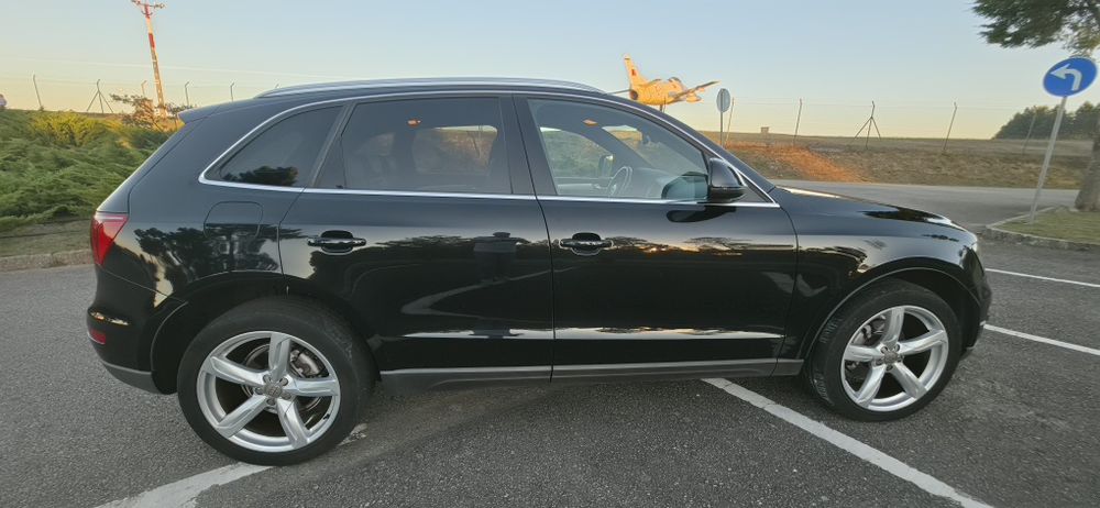 Audi Q5 2.0 TDI quattro, de 2009, com 190.000 km