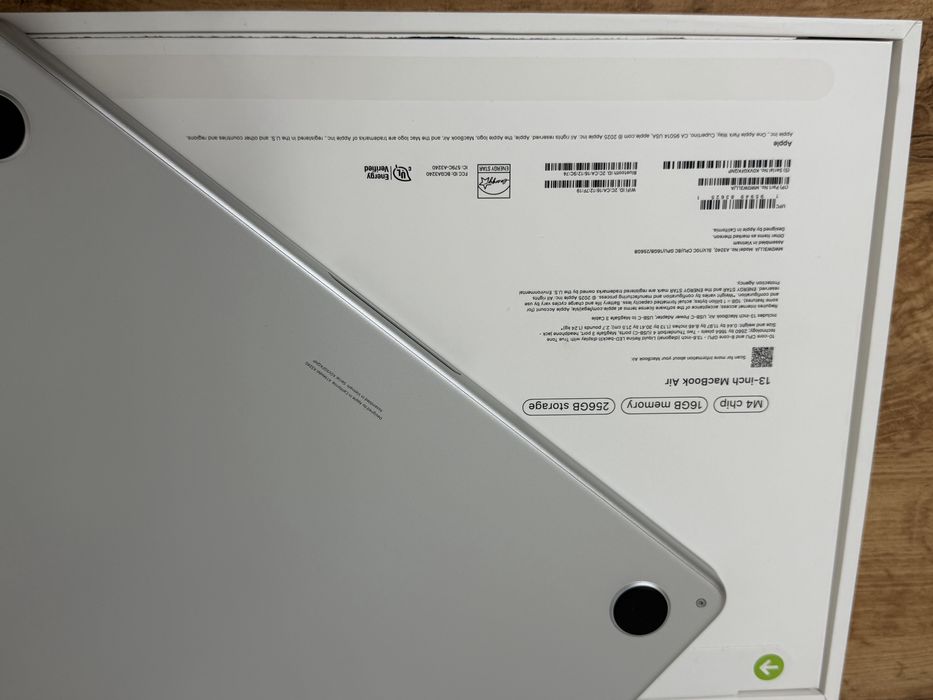 MacBook Air 13 Silver (2025) M4, 256GB, 16GB Ram