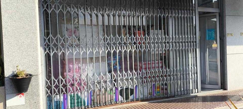 Grade de proteção de loja/ montra