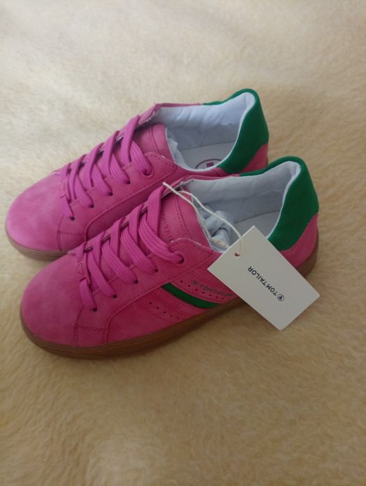 Sapatilhas criança rosa NOVAS