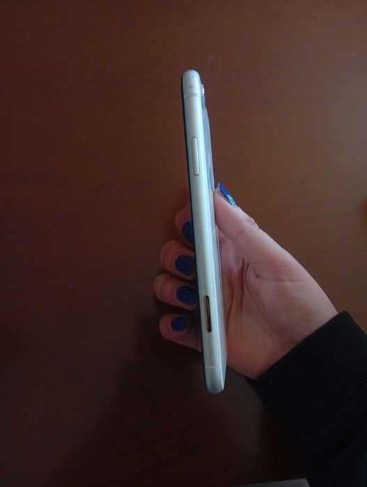 iPhone XR branco 128gb