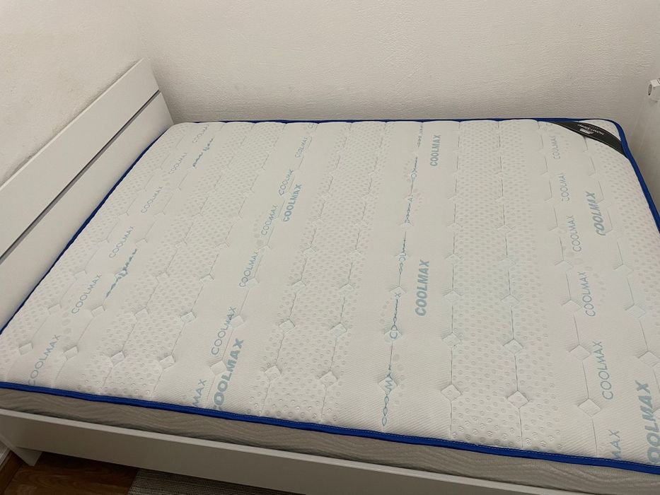 Cama casal semi-nova