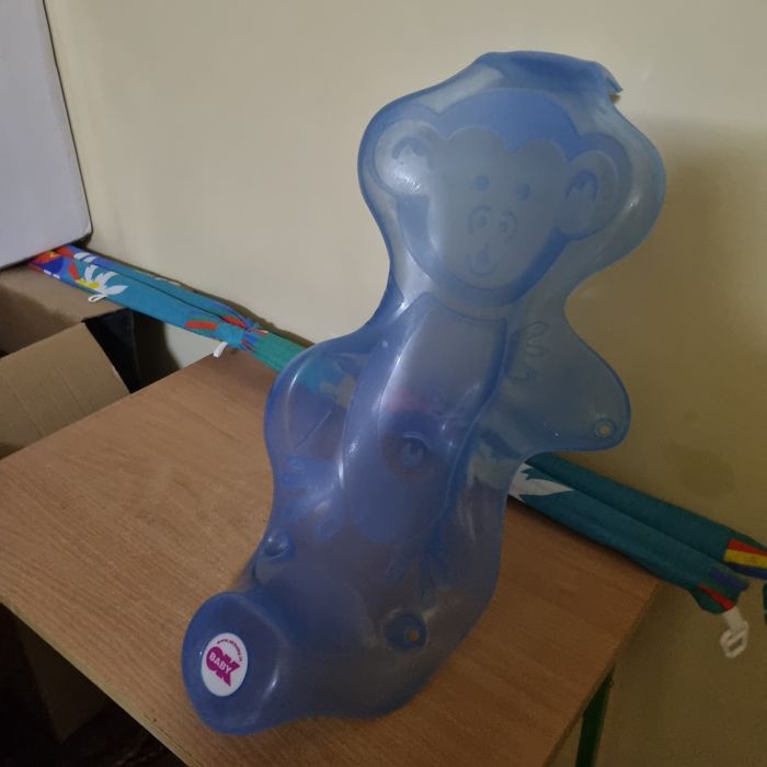 Віддам для дитини стільчик коник для купання