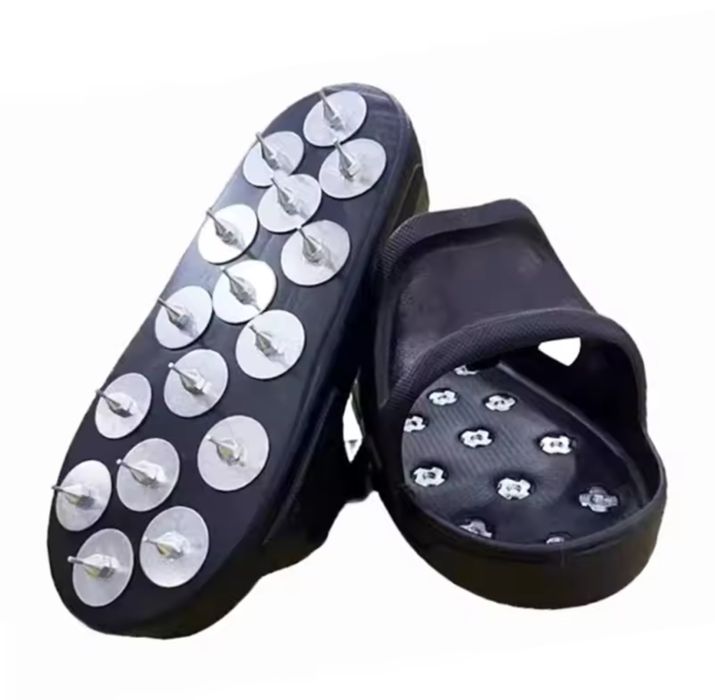 Buty kolce do żywic i wylewek / buty z kolcami