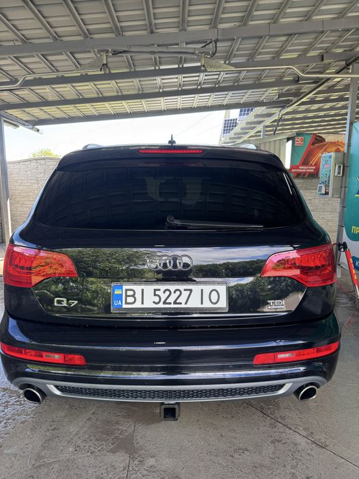 Audi q7 3.0 tdi 2012. 183км