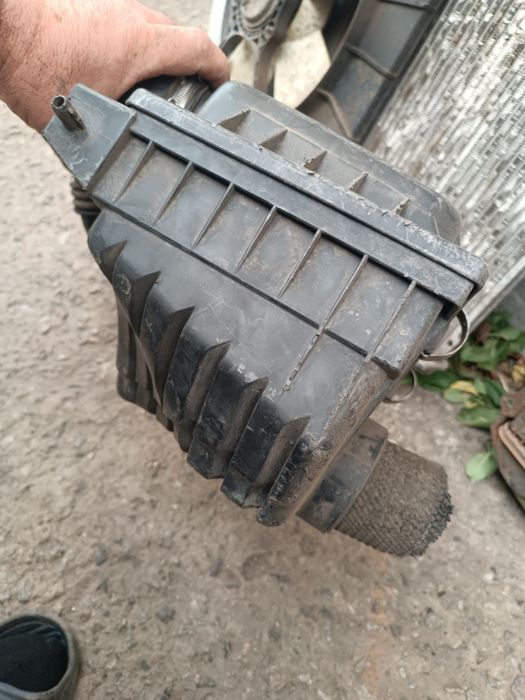 Корпус воздушного фильтра Опель вектора б