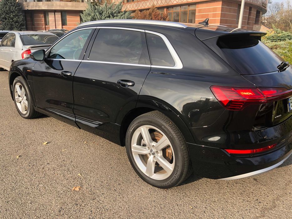 AUDI E-TRON Premium Plus