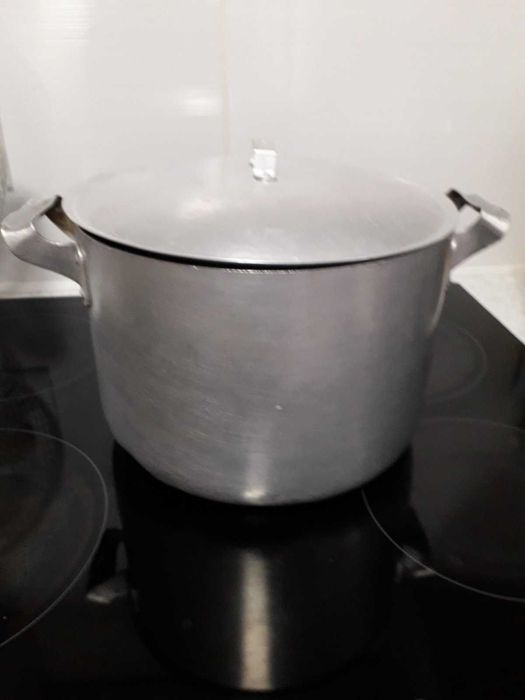 продам каструлі бу алюмінієві