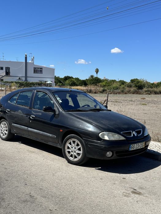 Renault Car 2000 model