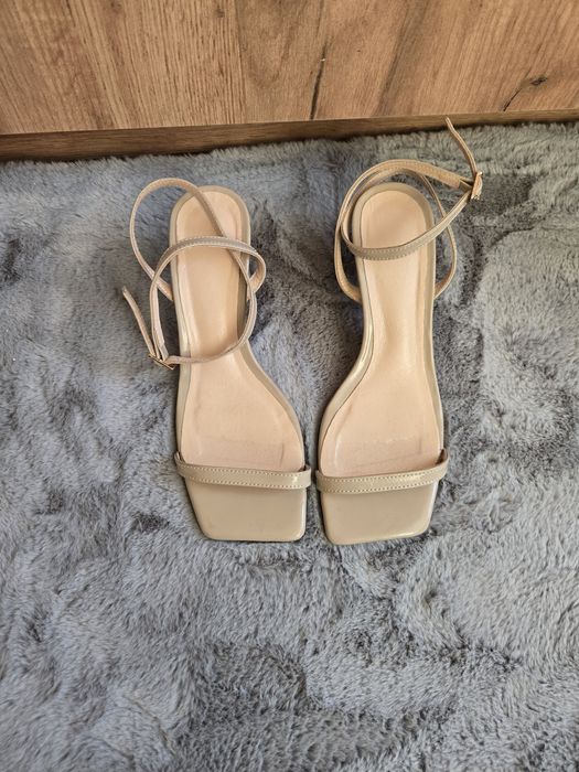 Босоніжки, шкіряні, 36 розмір