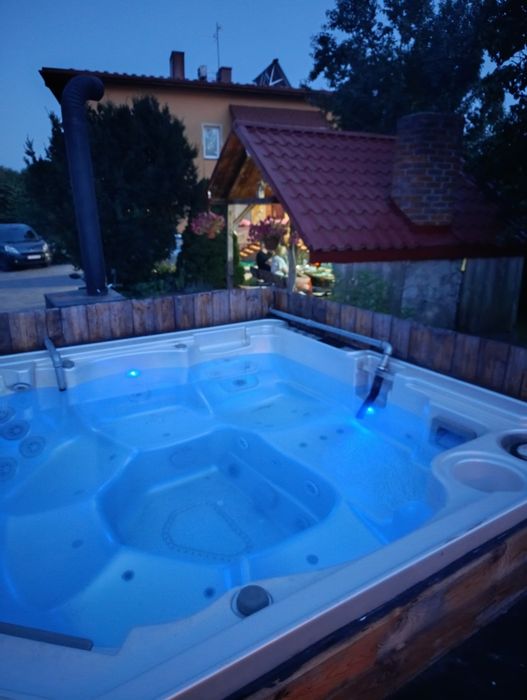 Mobilna  Jakuzzi długość 8mx2.20m