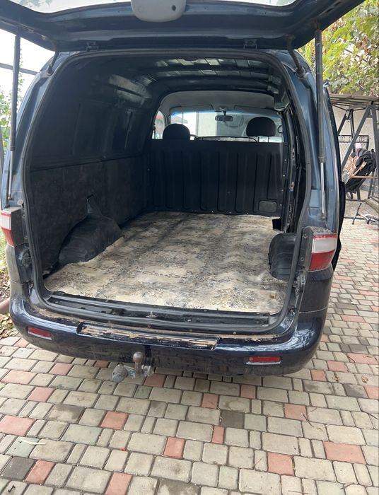 Продам авто хюндаи H200 2.5тд