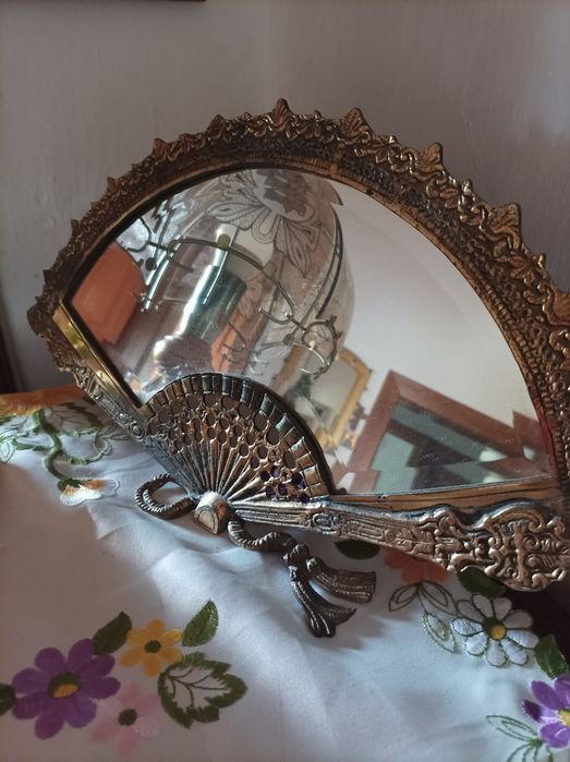 Lustro:-wachlarz z mosiadzu