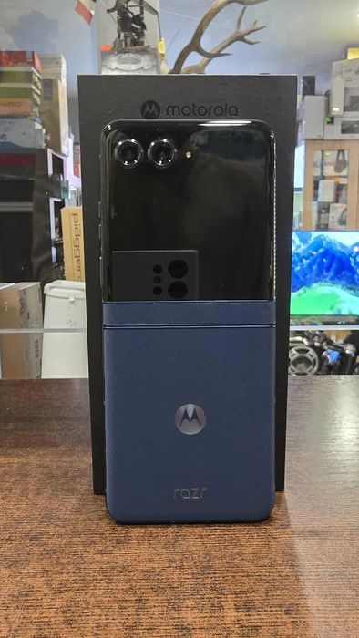 Smartfon MOTOROLA razr 60