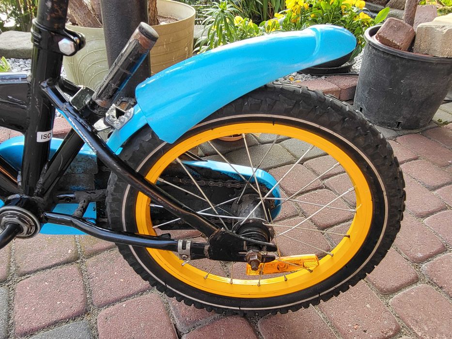 Saveno Volt 16" rower chłopięcy czarny z niebieskim i żółtym