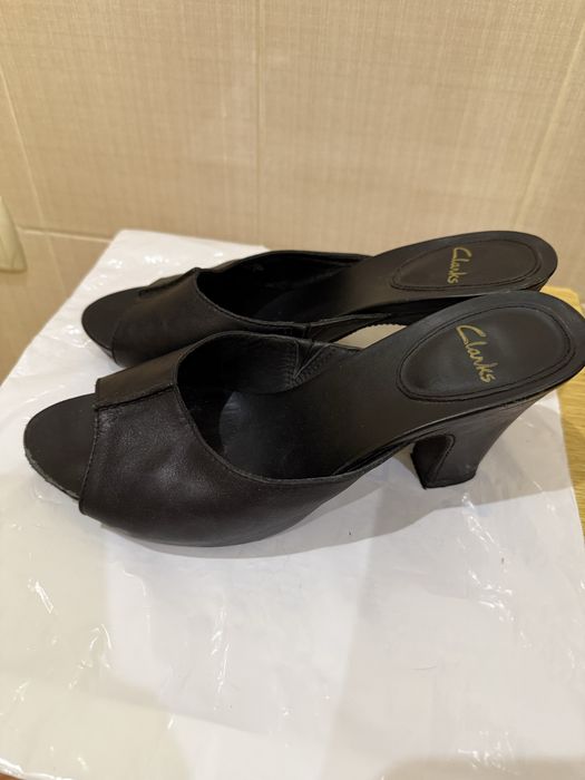 Босоніжки Clarks