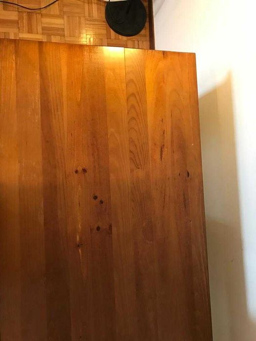 Secretária castanha