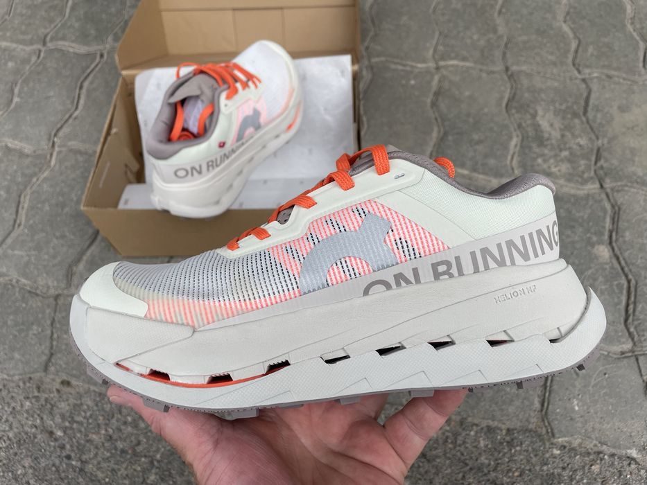 Кроссовки женские On Cloud Running Cloudsurfer next white flame 37-41
