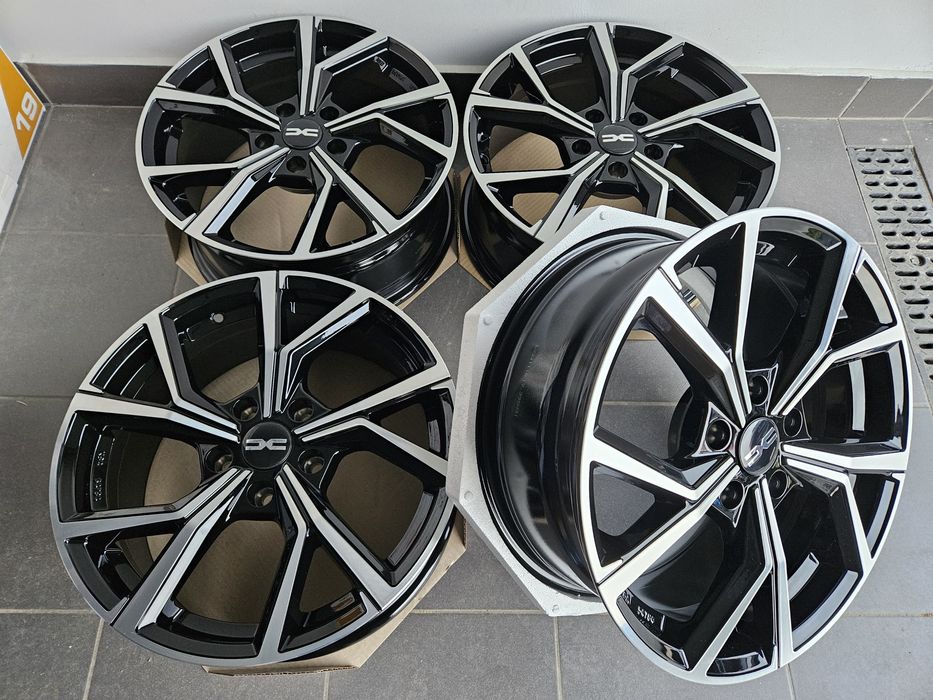 Dacia Duster III 17 " Nowe 5x114,3 Felgi Czarne Alufelgi ET35