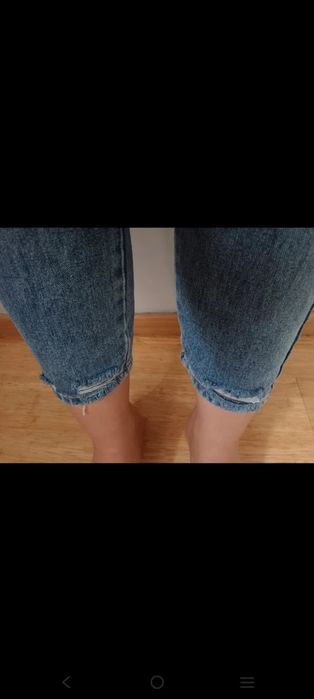 Spodnie postrzępione z dziurami w stylu missdenim