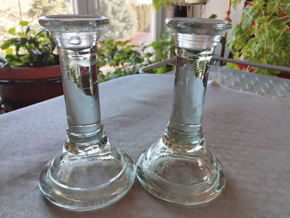 Szklane swieczniki