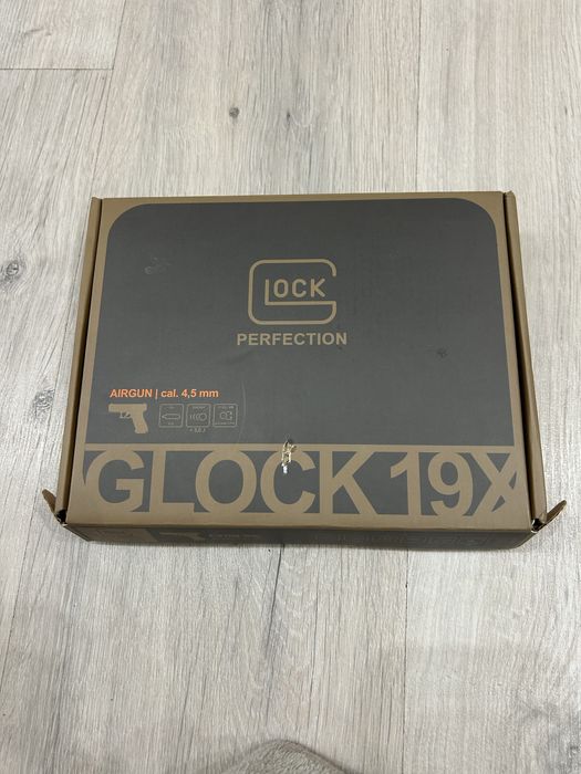 Коробка от пистолета Glock 19 x игрушечный читати опис