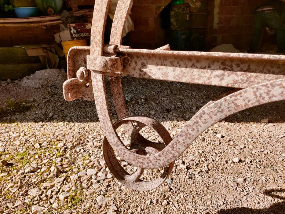 Vendo charrua antiga