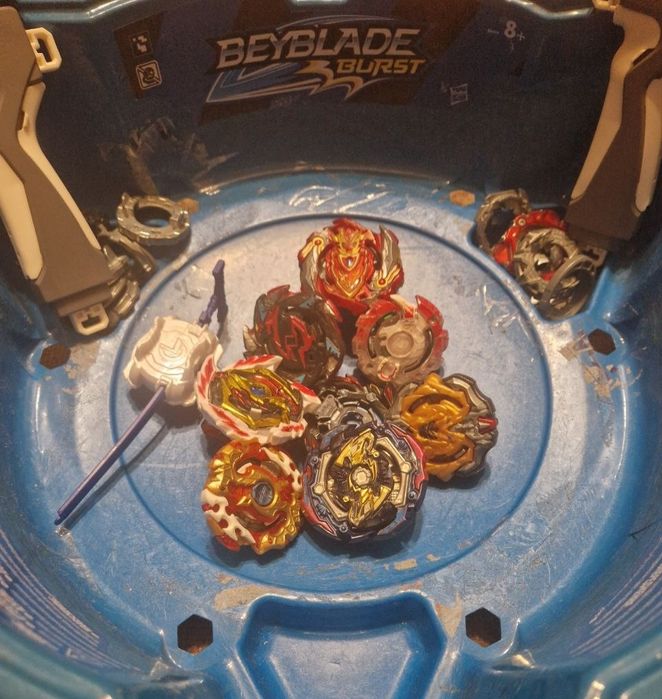 Beyblade burst бейблейд takara tome xasbro