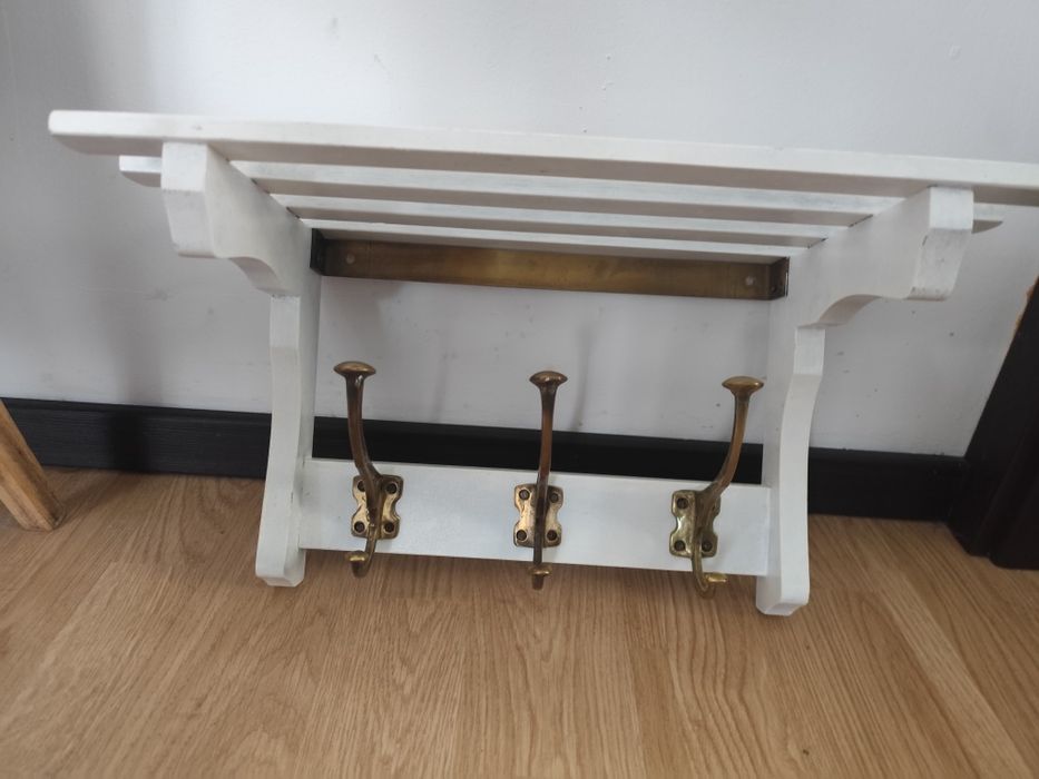 Wieszak z półką do przedpokoju