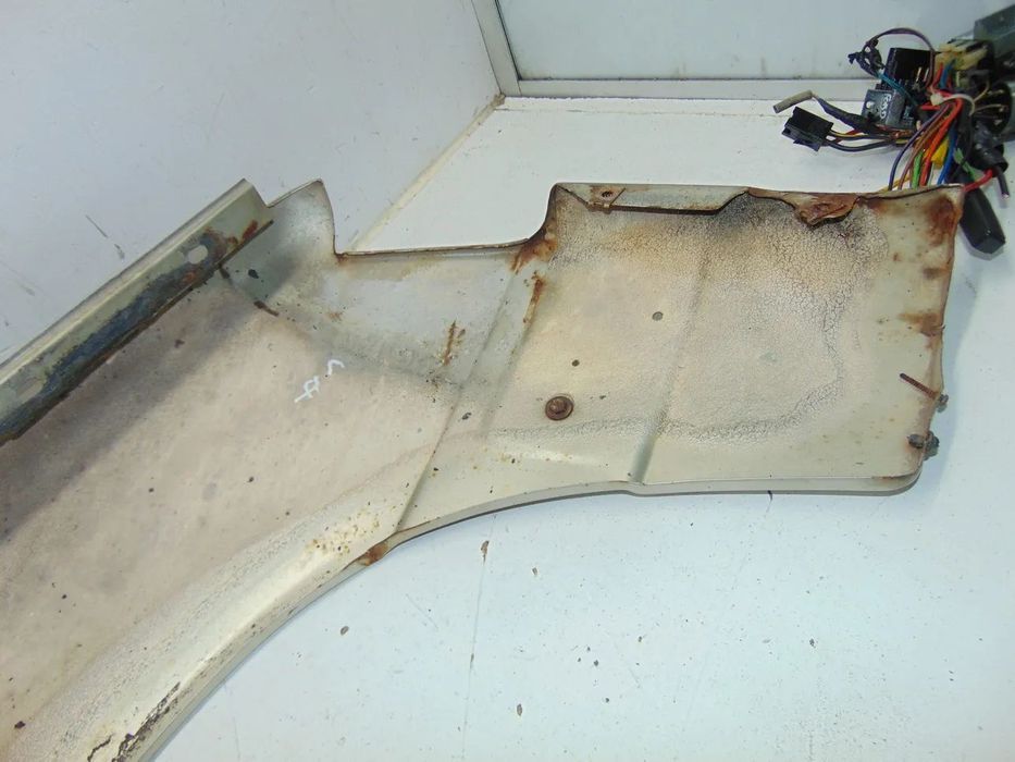 Opel Corsa A TR guarda lamas
