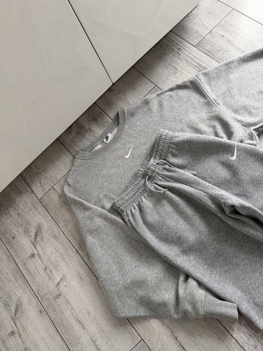 Zestaw bluza i spodnie nike xs