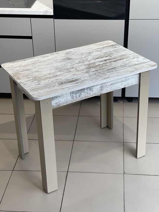 Стол/стол на кухню/столик/недорогой столик