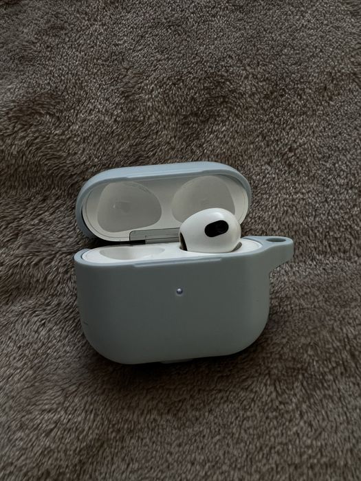 Навушник правий AirPods 3 з кейсом