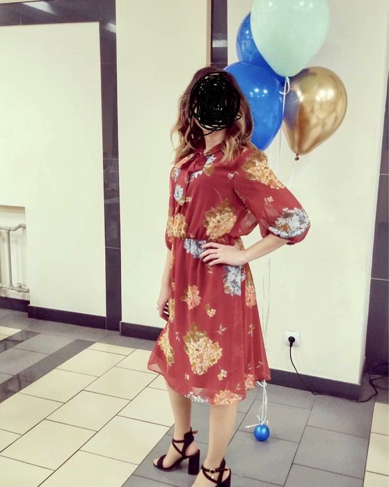 Продам сукню гарну