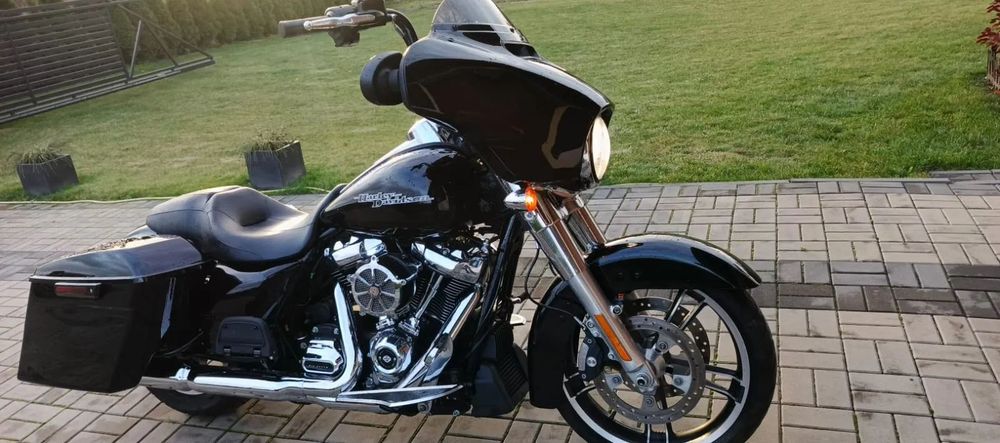 Harley-Davidson Touring Street Glide Street Glide bardzo dobry stan, nowy akumulator, po serwisie olejowym