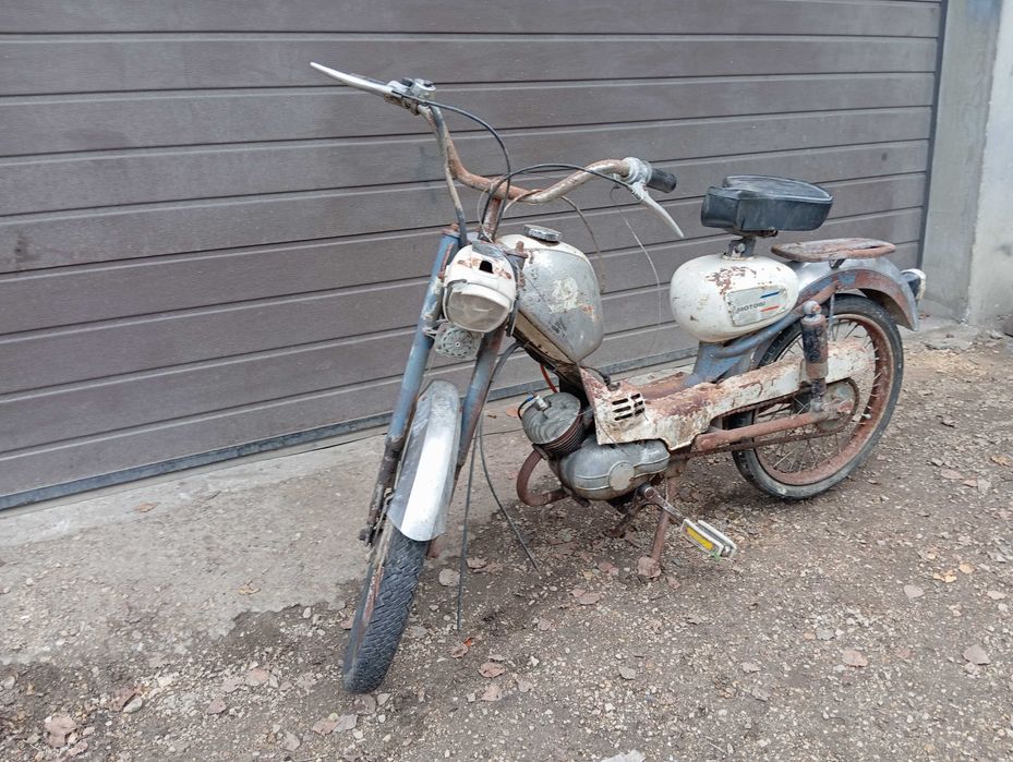 Motorower włoski MOTOBI odpala i jeździ