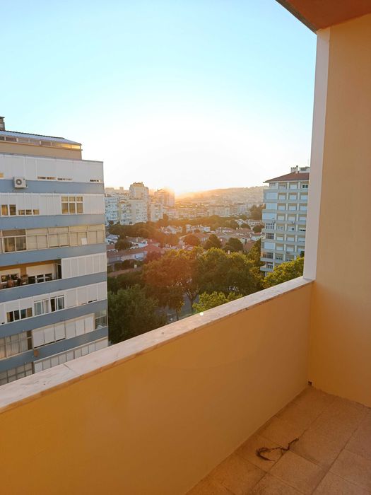 Quarto Benfica - Rua Engenheiro Nobre Guedes