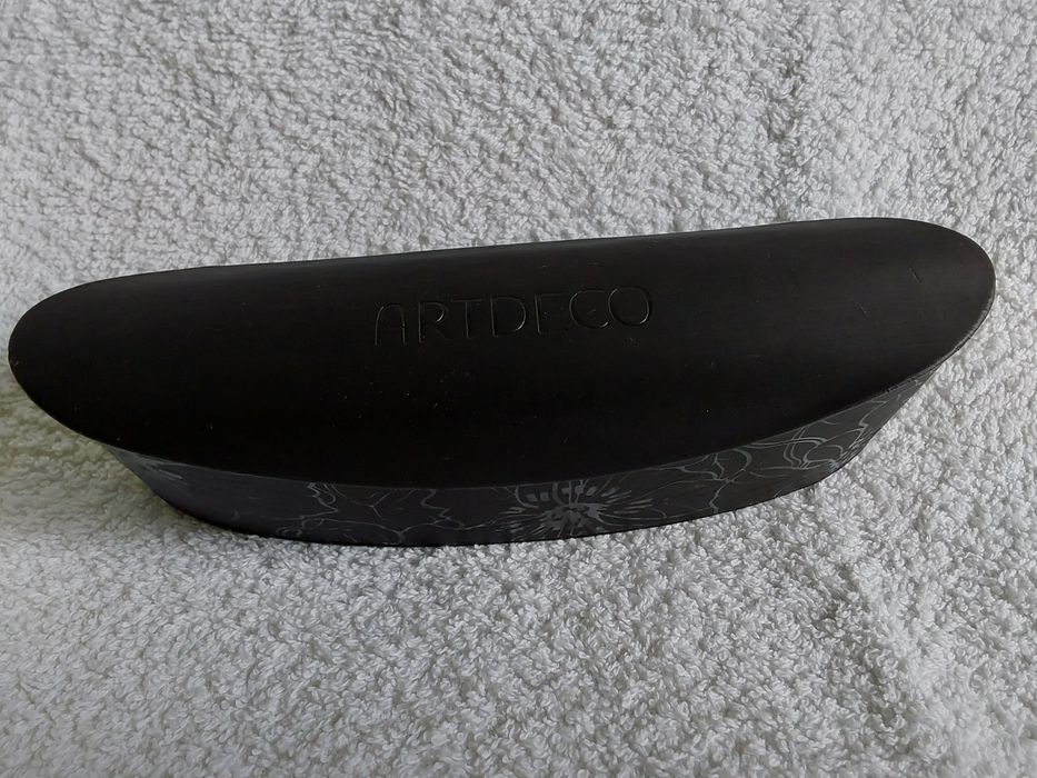 Etui na okulary  Artdeco Nowy bez metki