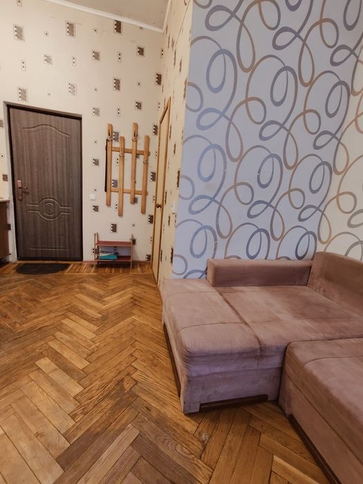 Продам 1 комнатная квартира метро Спортивная. Экв.17600 у.е. Торг