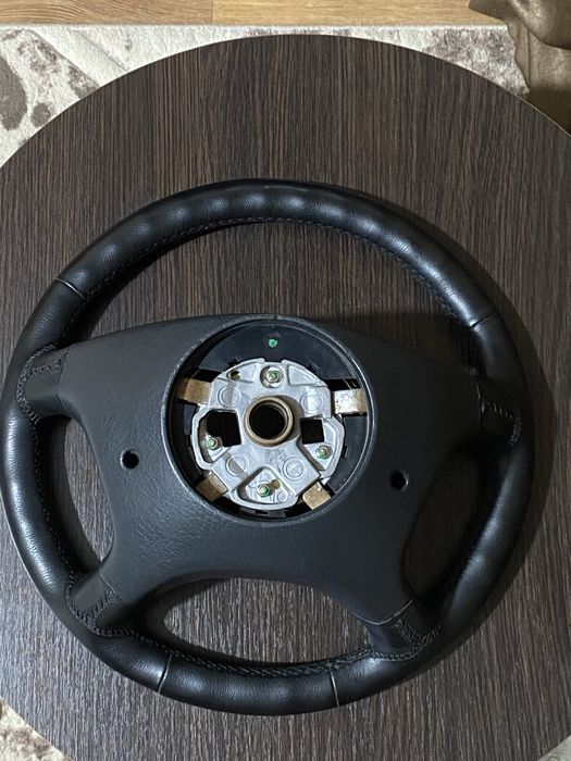 Руль Мерседес W124,126,210 дорест